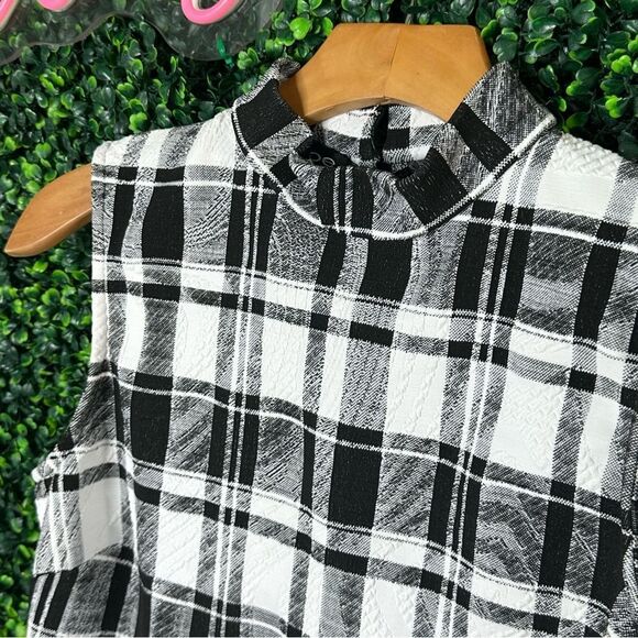 Bebe Plaid Mock Neck Sleeveless Crop Knit Tartan Top Sz M - Picture 4 of 9